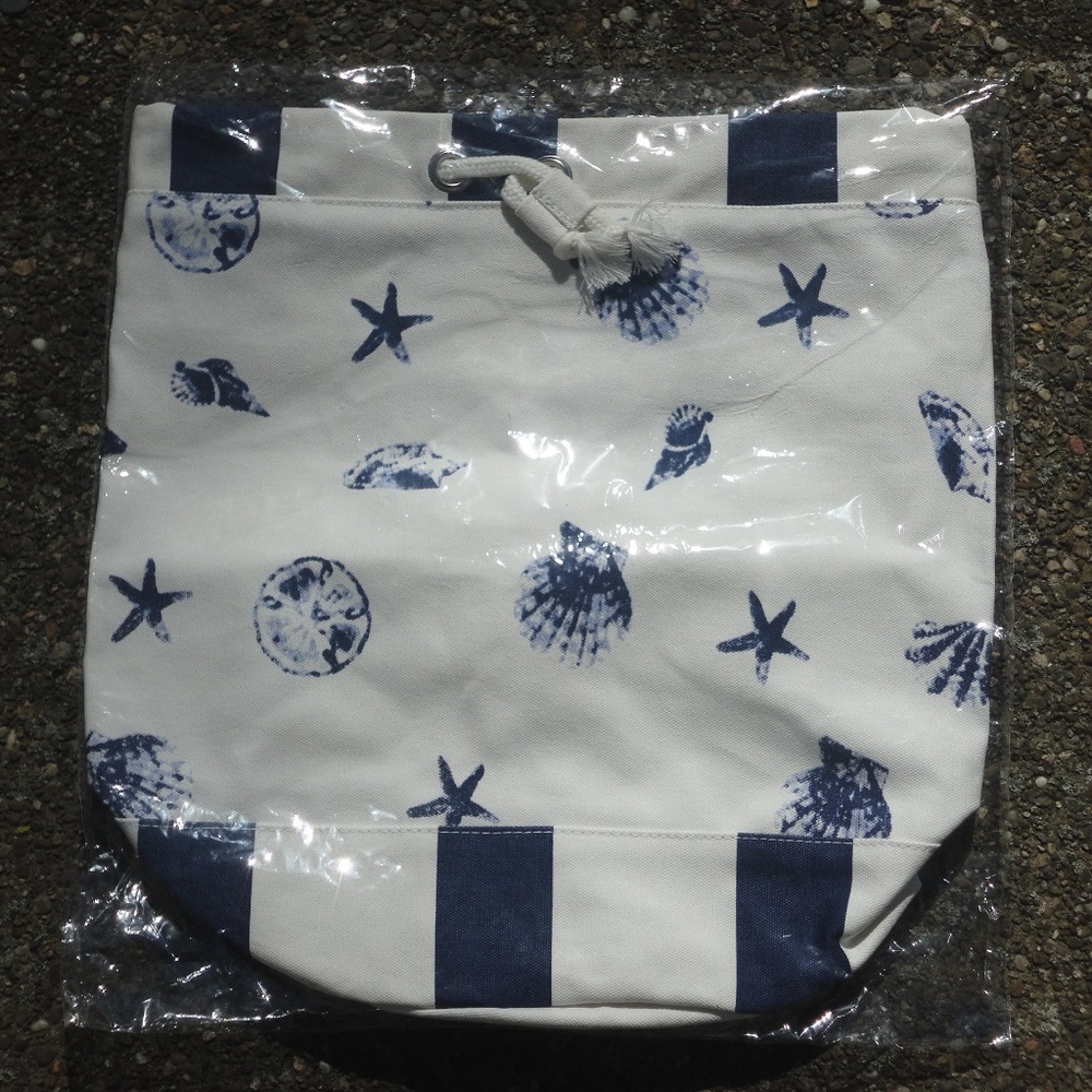 Yankee Candle Navy & White PWP-Shells Beach Tote